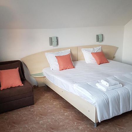 Family Hotel Magnolia Солнечный берег Экстерьер фото