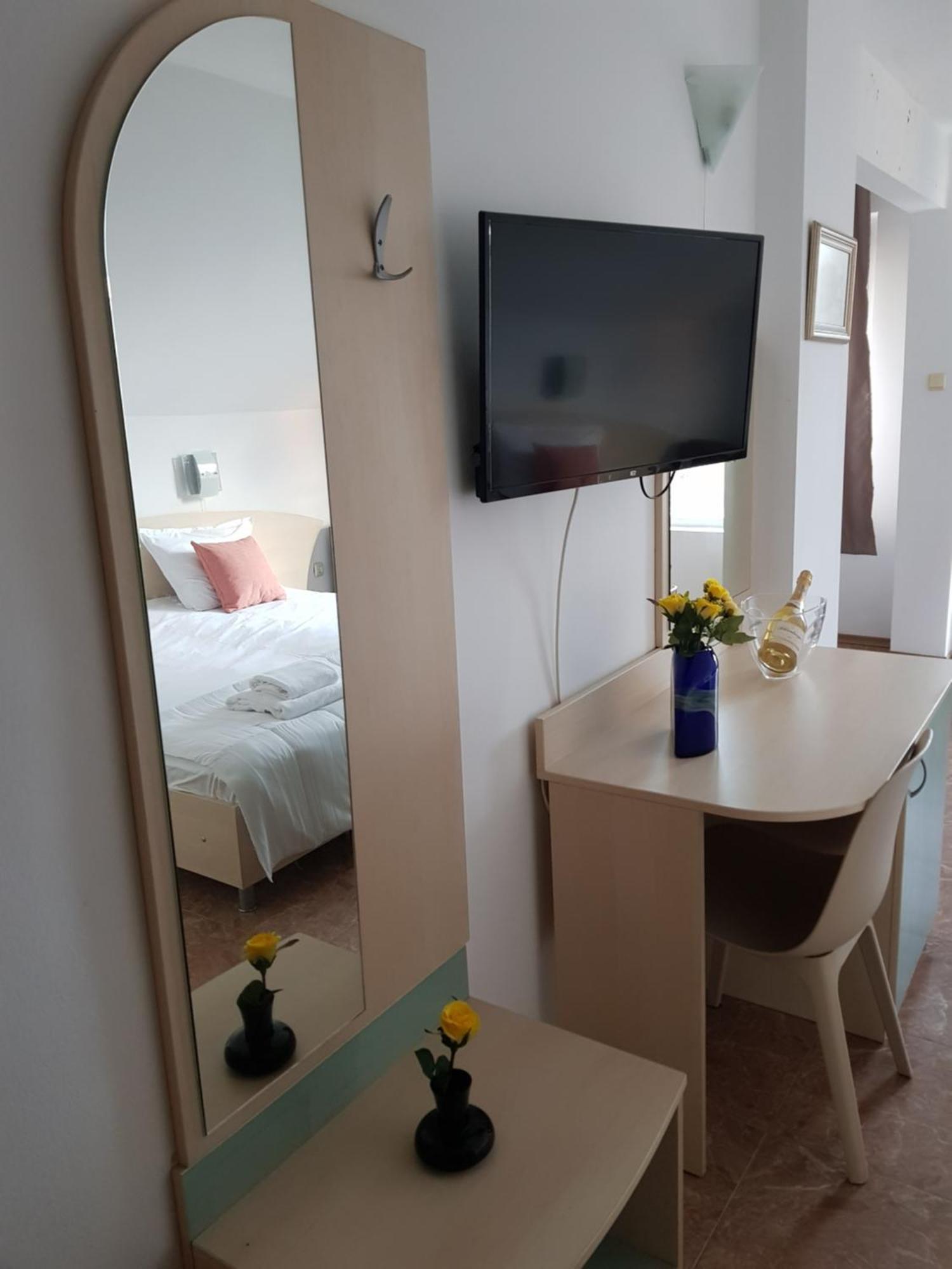 Family Hotel Magnolia Солнечный берег Экстерьер фото